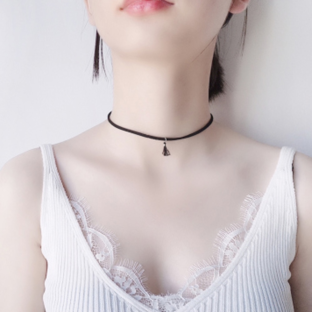 Tassel chocker